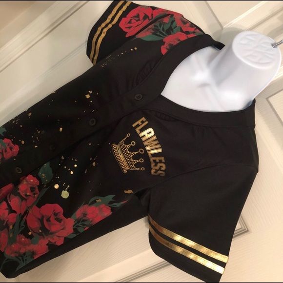 Mystiq Front & Back Graphic Button Down Top - Picture 2 of 9